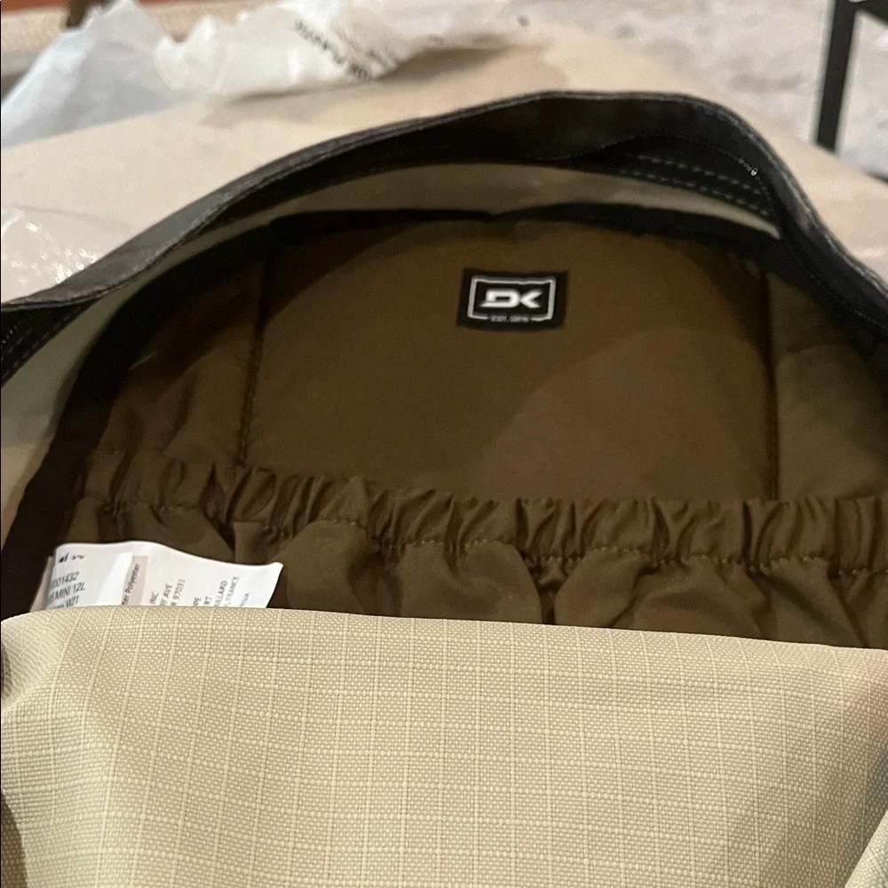 Dakine 365 Mini Backpack, 12 Liter Olive Ashcroft Camo/NWT